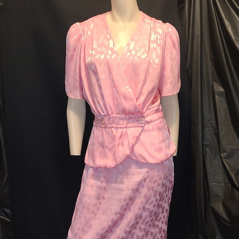 VTG Pink Two-Piece Satin Skirt Set Puffy Sleeve JOLIBEL